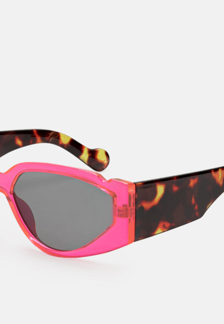 Sport Sunglasses With Printed Temples