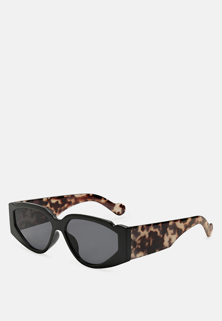 Sport Sunglasses With Printed Temples