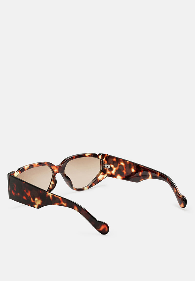 Sport Sunglasses With Printed Temples