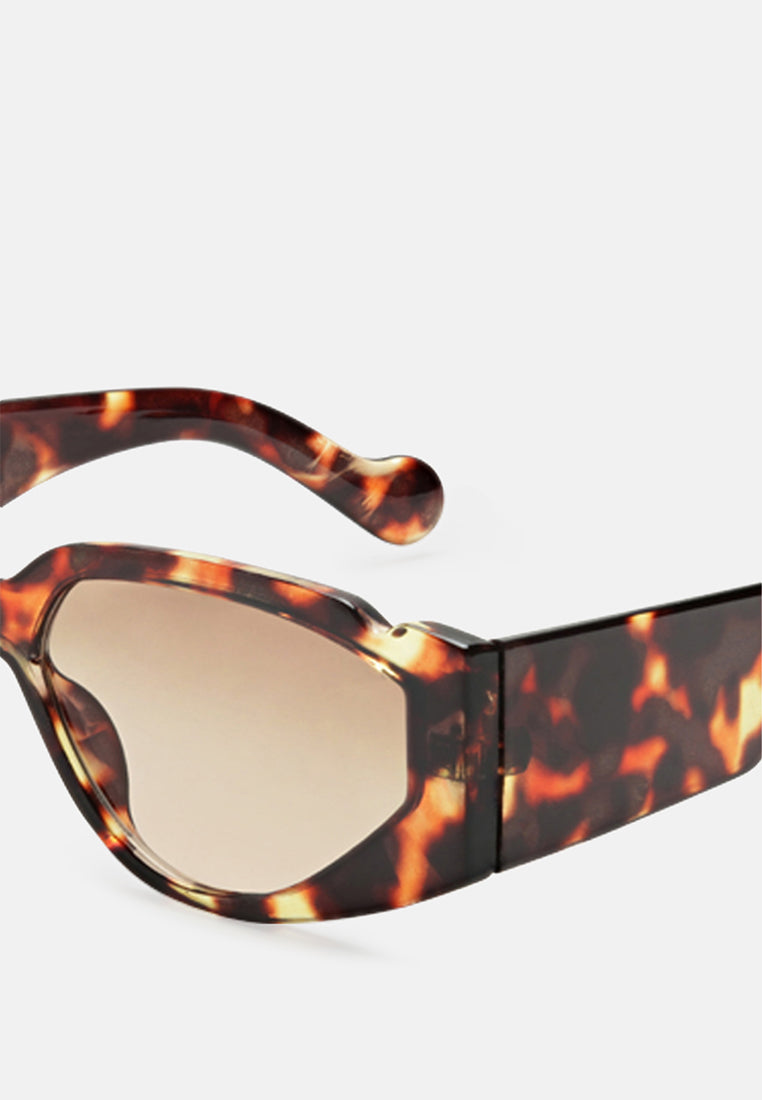 Sport Sunglasses With Printed Temples
