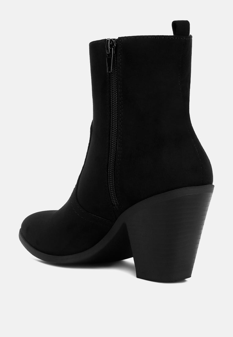 Yale High Ankle Cowboy Boots In Black