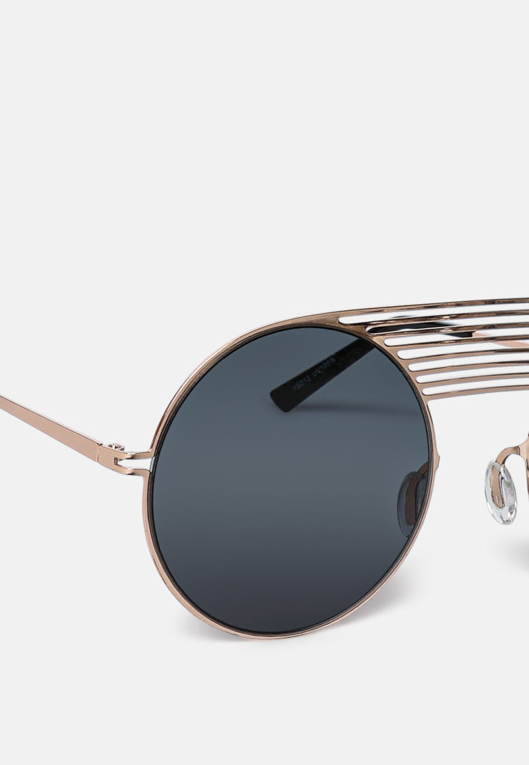 Quirky Metal Bridge Round Sunglasses